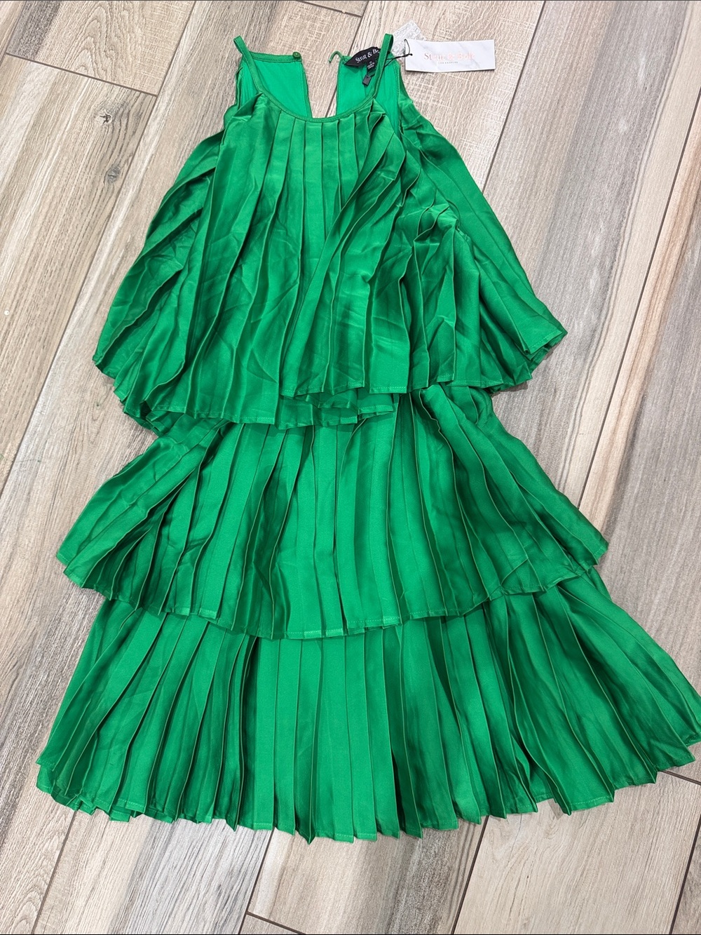 NWT Green Tiered Pleated Formal Dress for Women